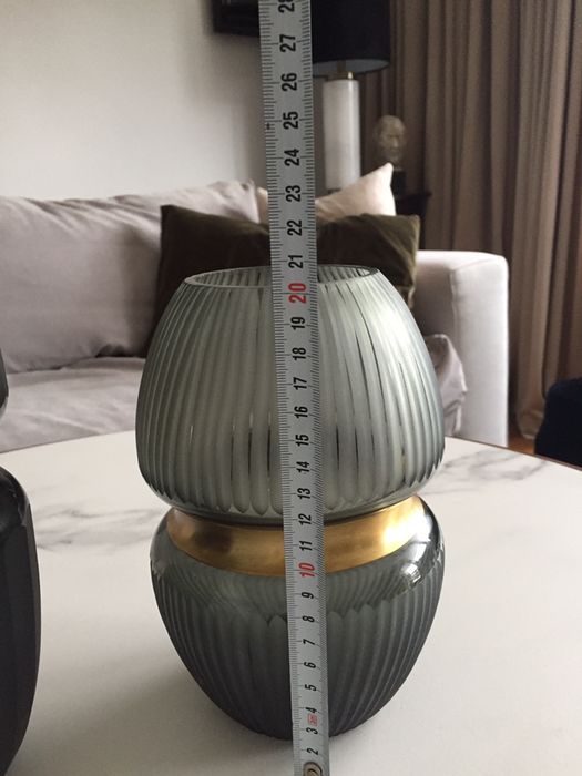 Wazony z grubego szkła, ryflowane