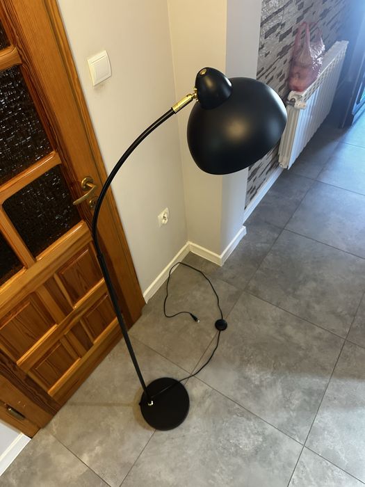 Lampa stojąca Jysk czarna HUGO