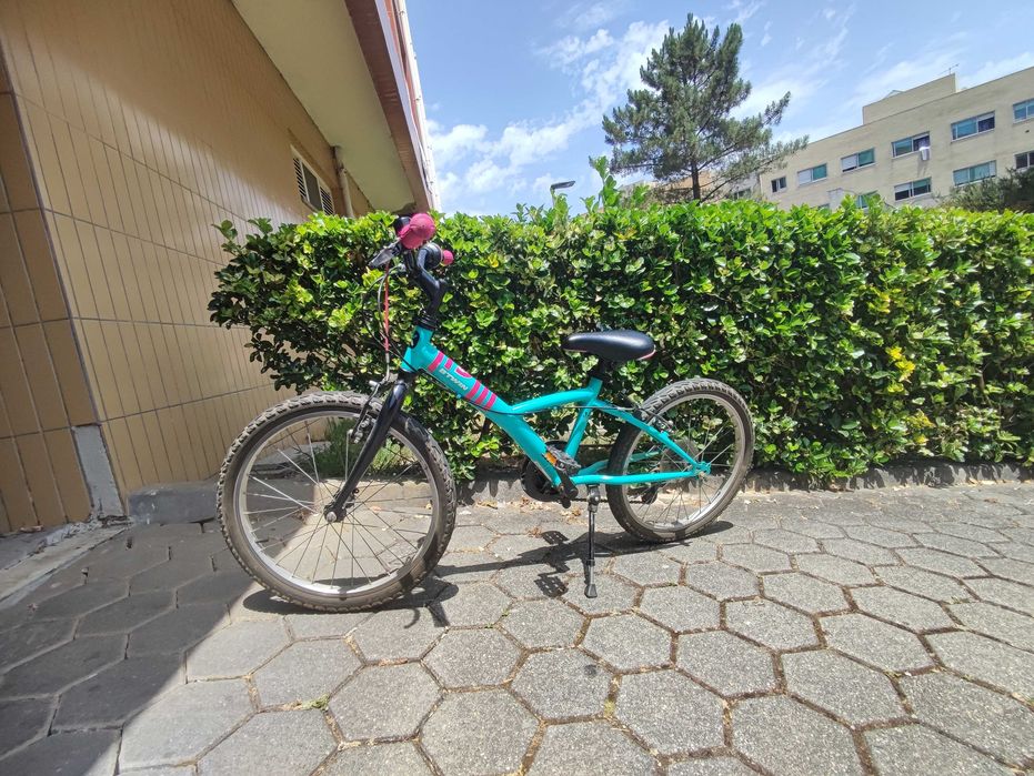 Bicicleta e capacete