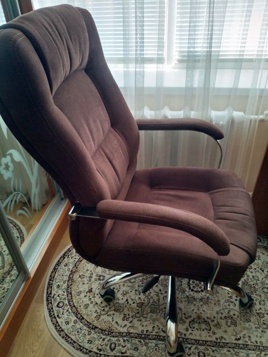 продам крісло офісне