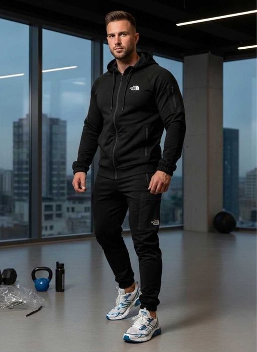 Спортивний чоловічий костюм з капюшоном
