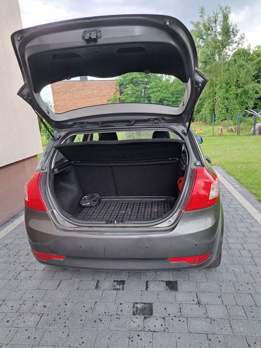Samochód osobowy kia ceed