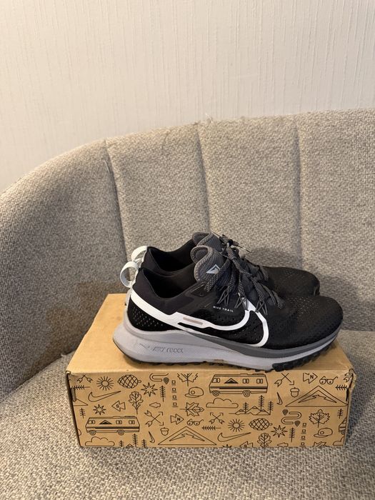 Красовки NIKE б/у.    40.5  (25.5см) оригинал