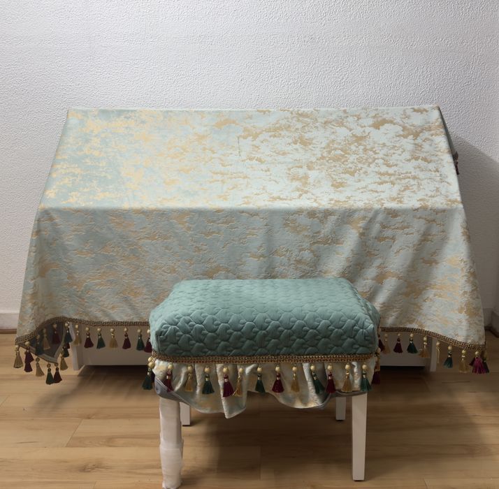 Piano vertical de estudo schiller