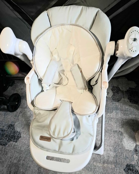 Продам детский стульчик-качели Carrello Triumph