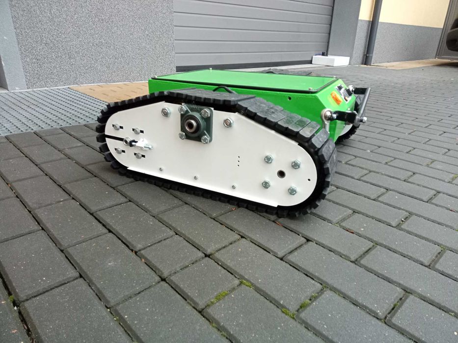 Dron naziemny ze sterowaniem radiowym