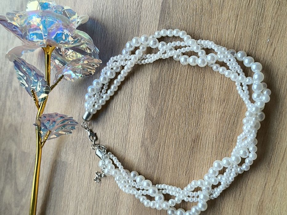 Nowy naszyjnik cztery warstwy perełek elegancki a la kolia