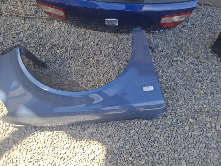 Błotnik prawy audi A4 b6 części Audi