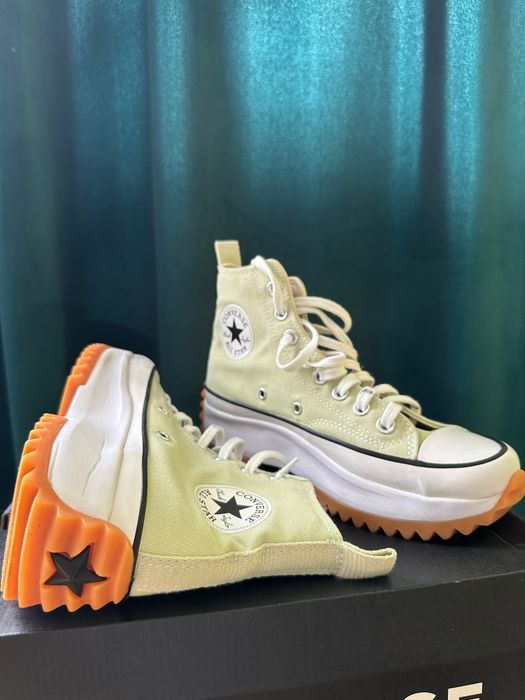 Converse Run Stat Hike