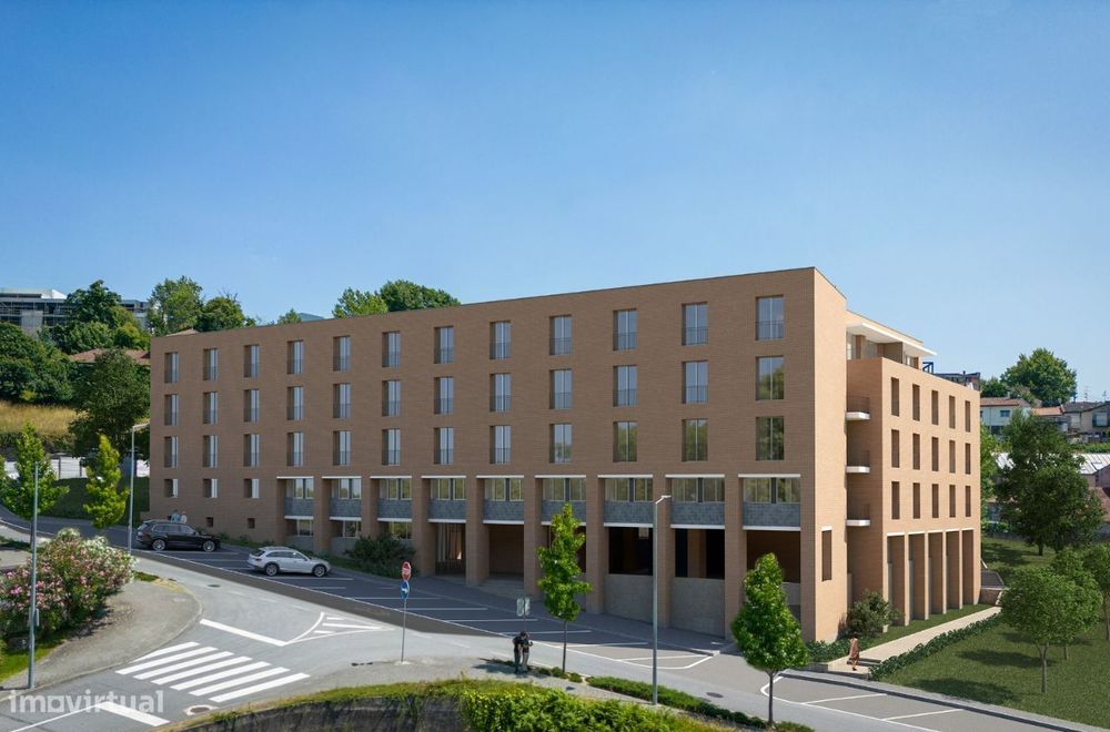Loja para comércio junto à Universidade do Minho em Guimarães