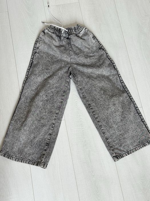 Джинсы Reserved 128 р