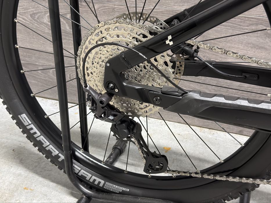 Гірський електровелосипед Cube ( рама S колеса 27.5) BOSCH ,FOX