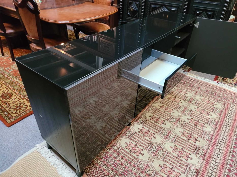 Aparador contemporâneo - Muito bom estado geral