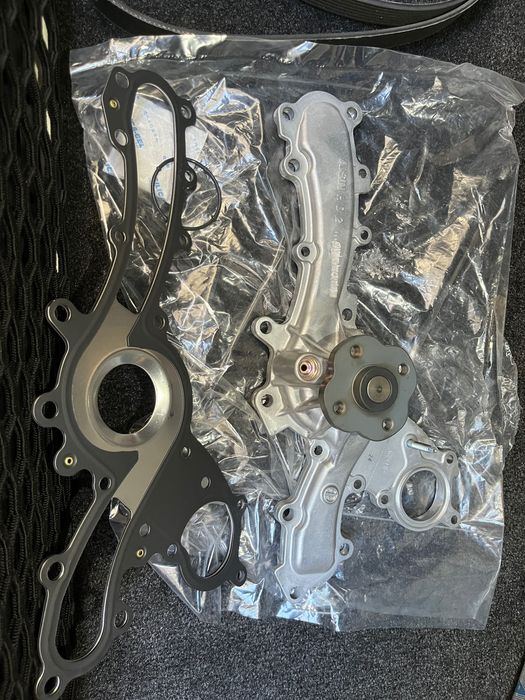 Помпа водяной насос Aisin WPT-137 ремень разборка toyota тойота