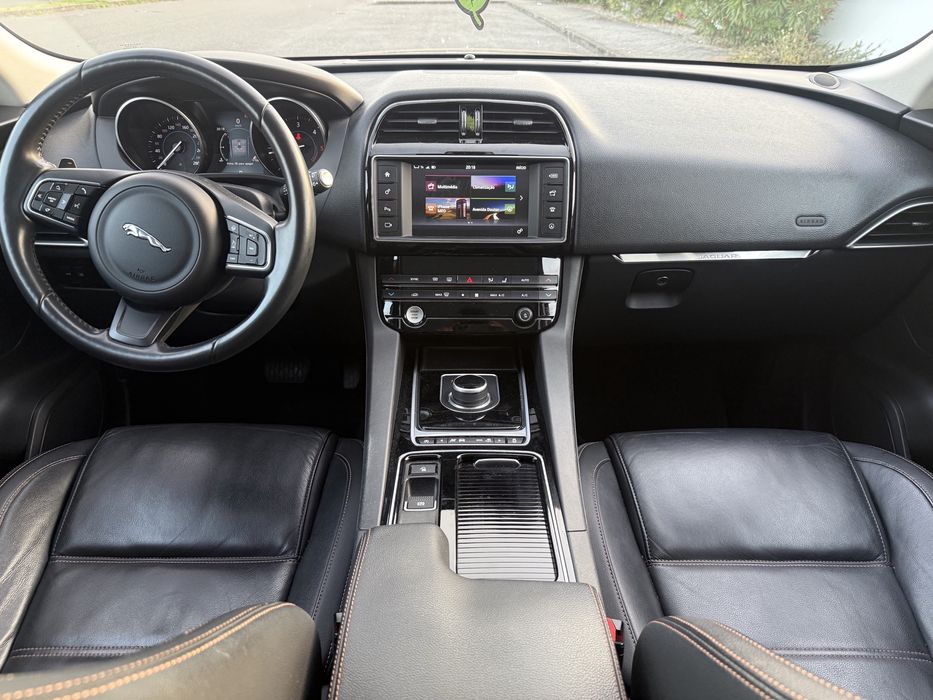 Jaguar F-Pace AWD - 110000kms - Com GARANTIA