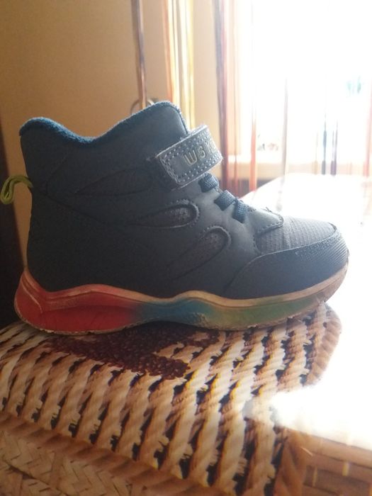 Продам взуття на хлопчика.