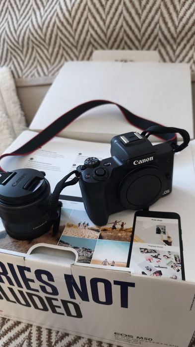 Máquina fotográfica Canon EOS M50 + Kit Travel