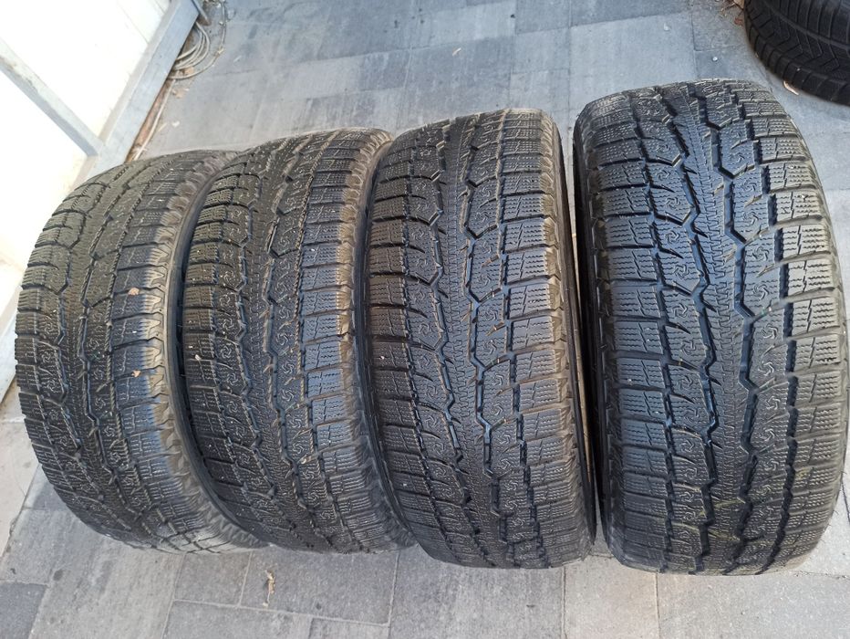 Зимняя резина 215/55 R17 Toyo Observe