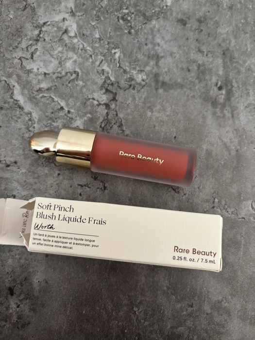 Róż w płynie Rare Beauty Soft Pinch Liquid Blush viral trwały glow