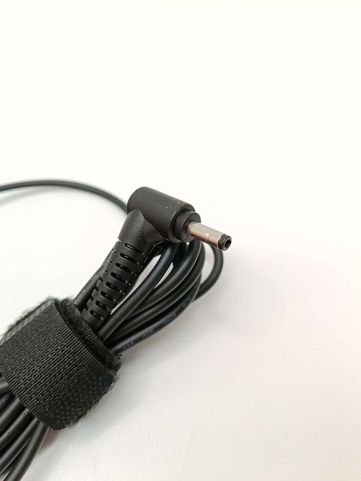 Lenovo V15-ADA 15,6 AMD Athlon Silver 3050U 8/512GB SSD QWERTZ