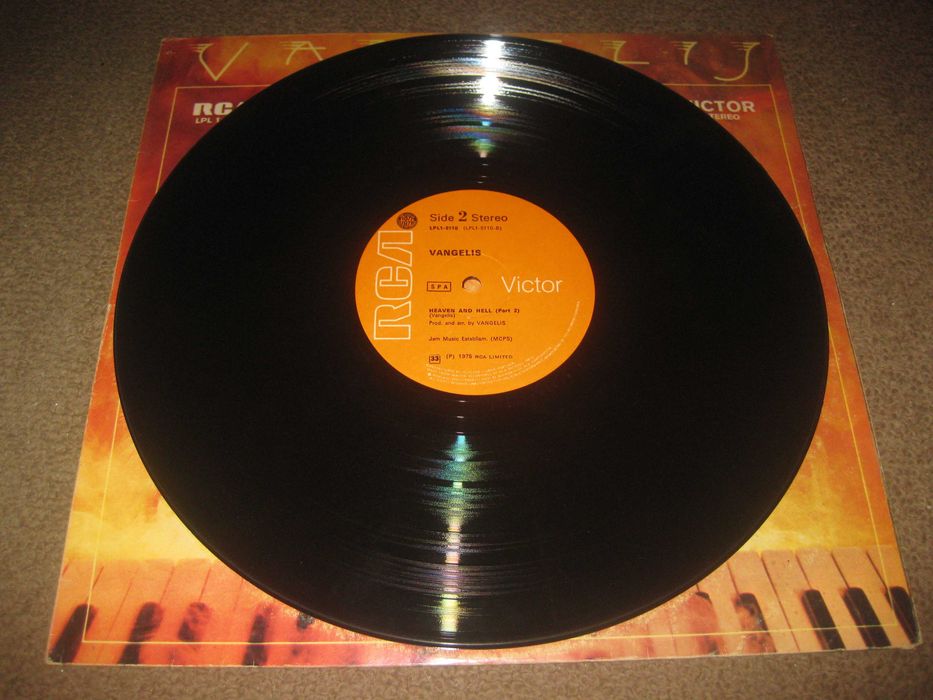 Vinil LP 33 rpm do Vangelis "Heaven And Hell"