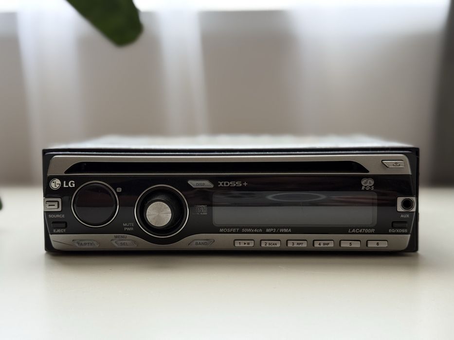 Radio samochodowe LG LAC4700R