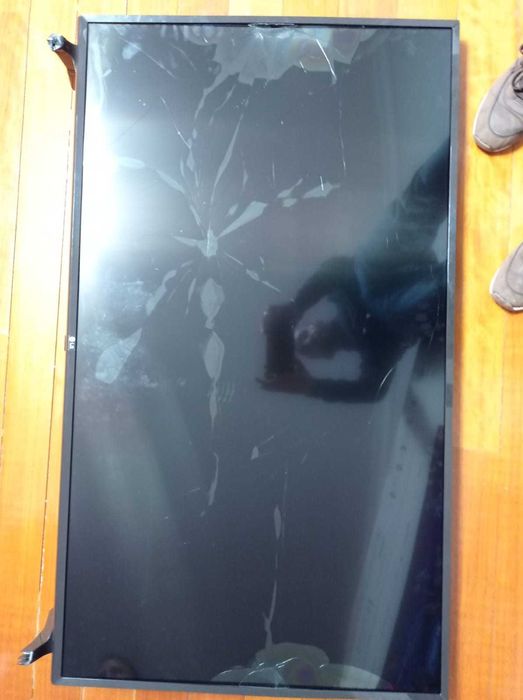 LCD LG49UJ630B-ZA (ecrã partido)