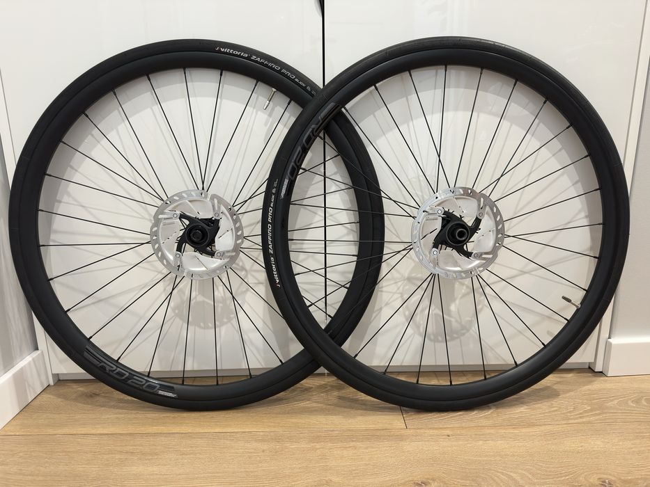 Koła szosowe, gravelowe Maddux R.D 2.0 disc Cannondale