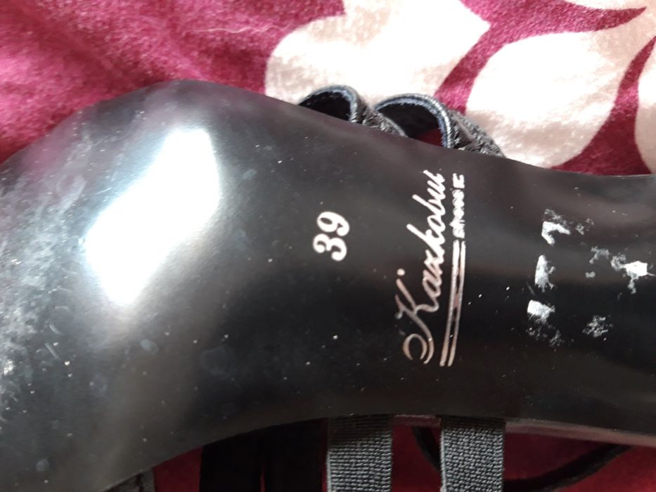 Nowe skórzane buty 39