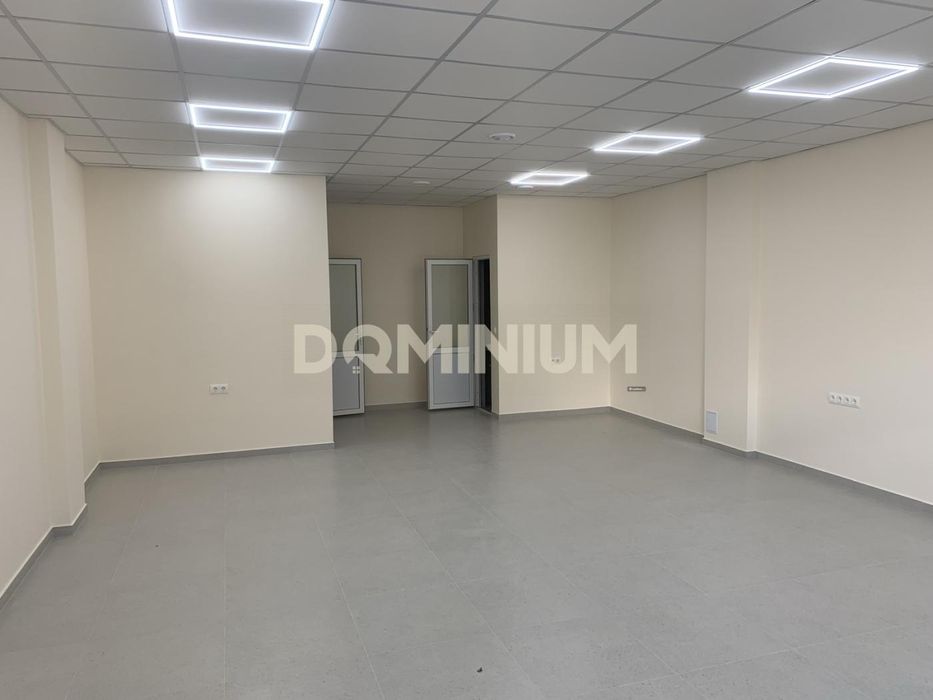 Оренда нового приміщення 68 м² у центрі Виноградова.Перша здача