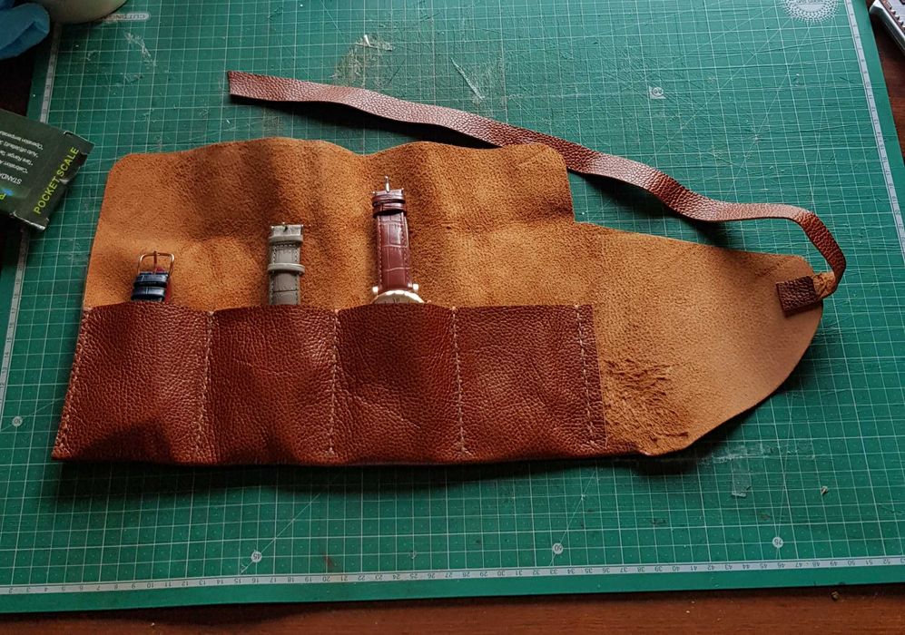 Porta relógio Pele genuína - personalizável