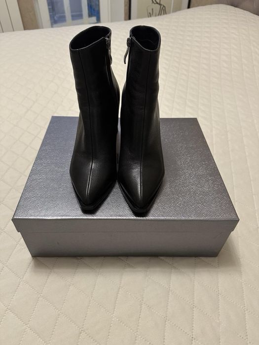 Жіночі ботільйони шкіряні