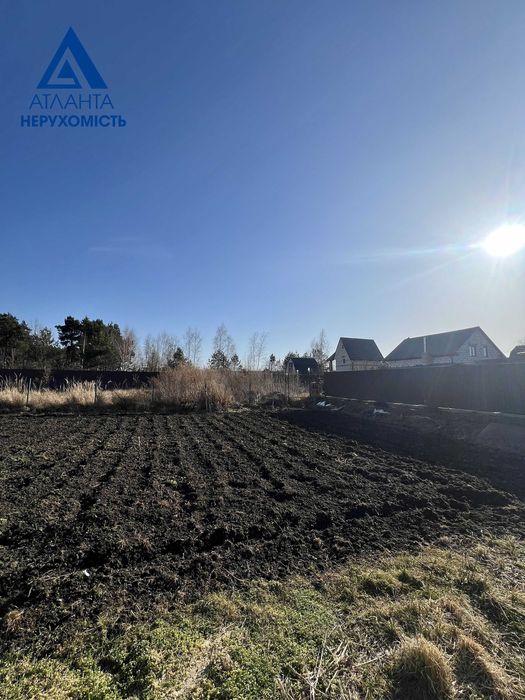 Продаж  земельної ділянки в с. Озерце