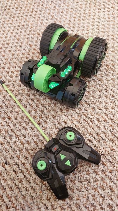 Машинка-перевертень на пульті