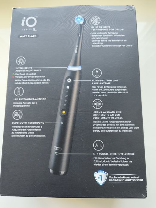 Електрична зубна щітка Oral-B iO 5N Чорна