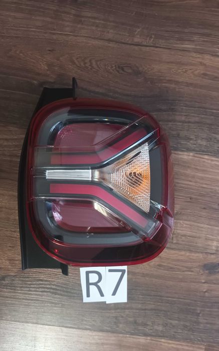 Dacia Daster II lift 21-24 lampa prawa tył