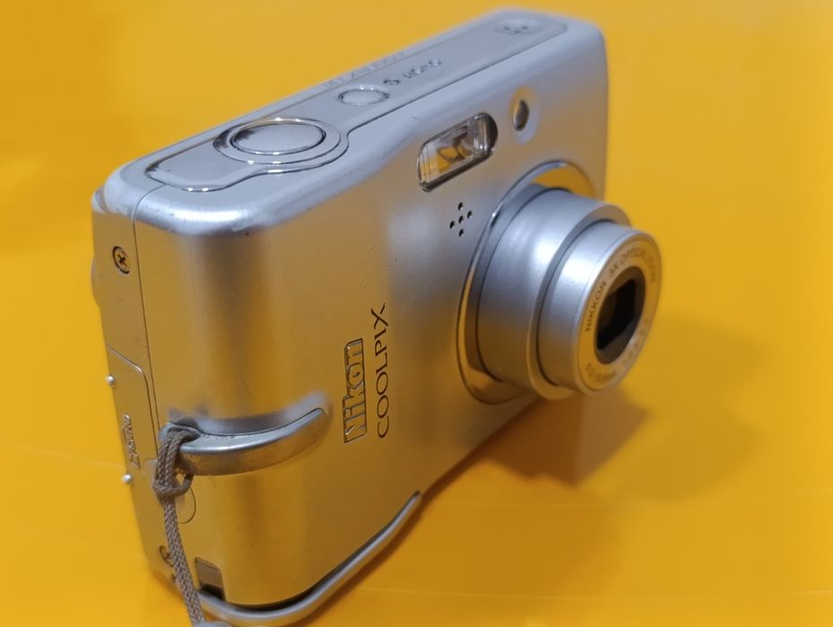 Aparat cyfrowy kompaktowy Nikon Coolpix  L10, na baterie AA, 98% OK