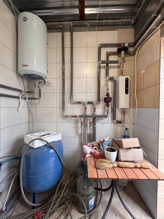 Продам современный  дом 215 м², Павленки, Ньютона, 8,5 соток( код 5704)