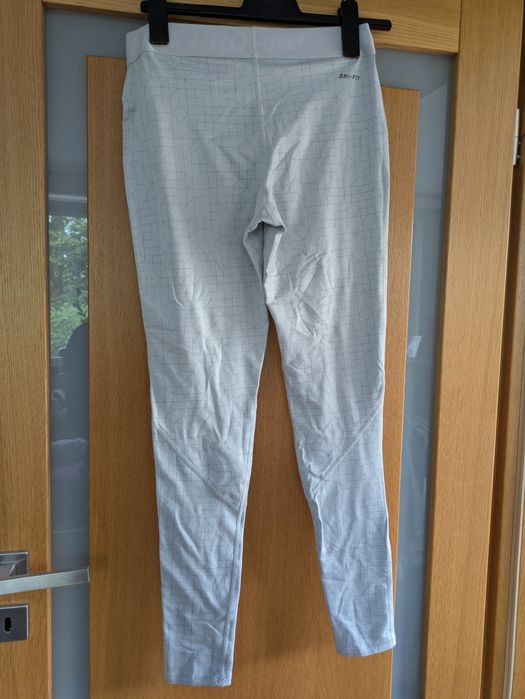 Leginsy Nike r.S