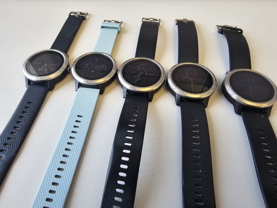 Мультиспортивний смарт годинник Garmin Vivoactive 3 Black