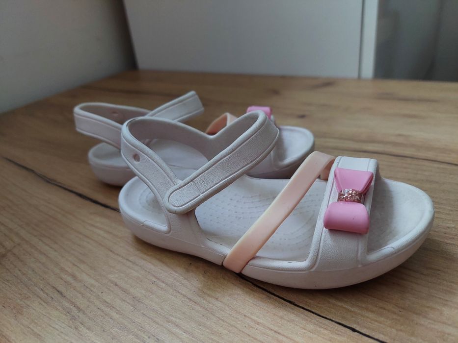 Crocs sandałki C8 dla dziewczynki  A