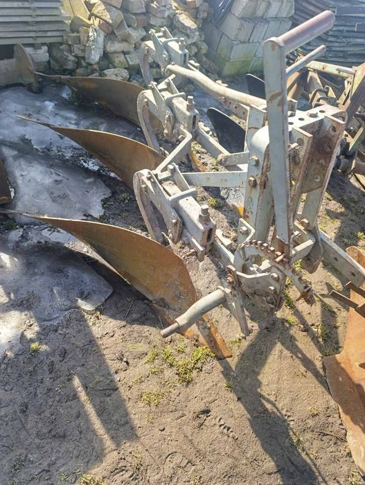 Продам плуг 3-30