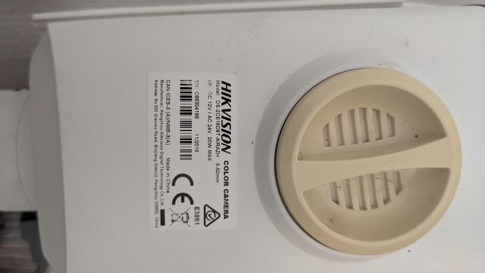 Biała Używana Kamera Analogowa Monitoring Hikvision HD WDR 2Mpx 5-50mm