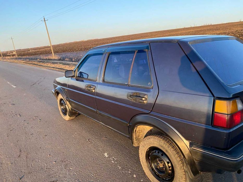 Гольф в хорошому стані.