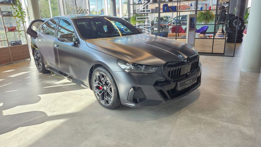 BMW i5