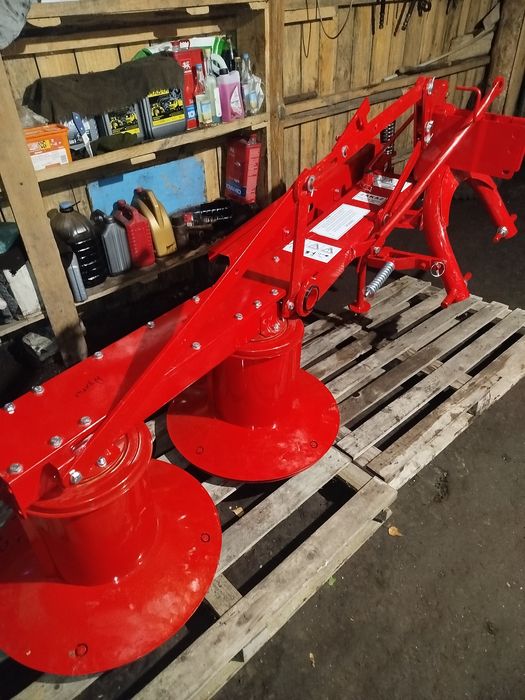 Продам новий трактор 50 мото годин.