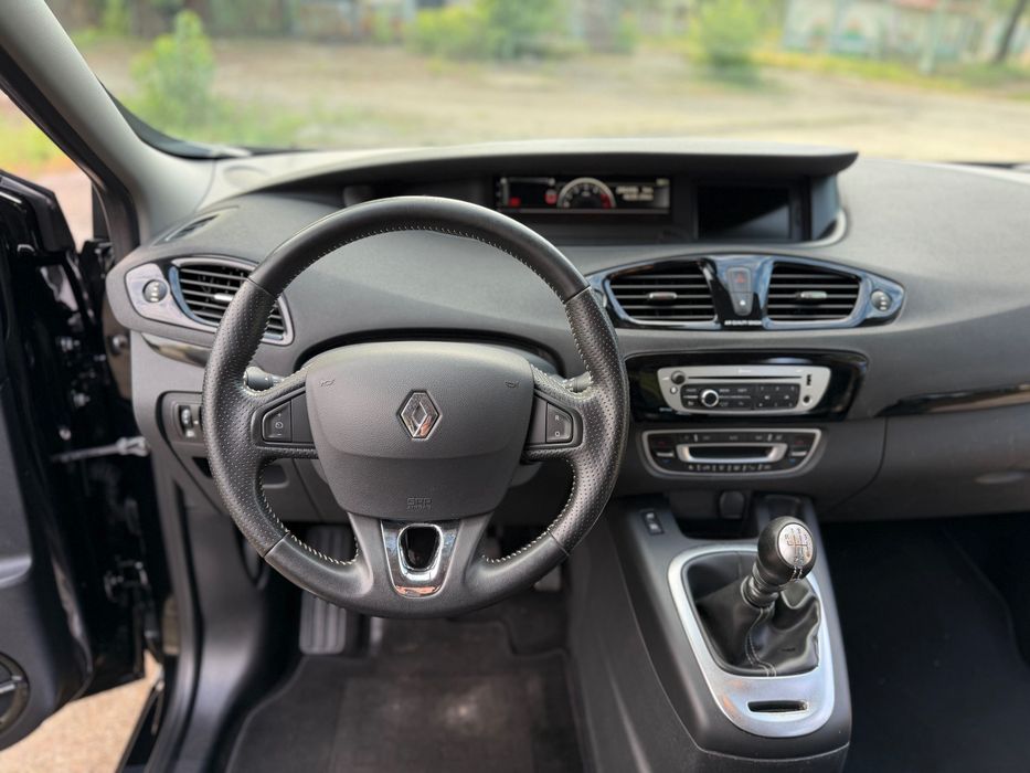 Renault Scenic рест  2013р.в  1.6 дизель в комплектації BOSE Edition!!!