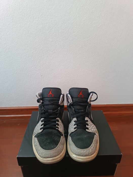 Nike Air Jordan 1 mid