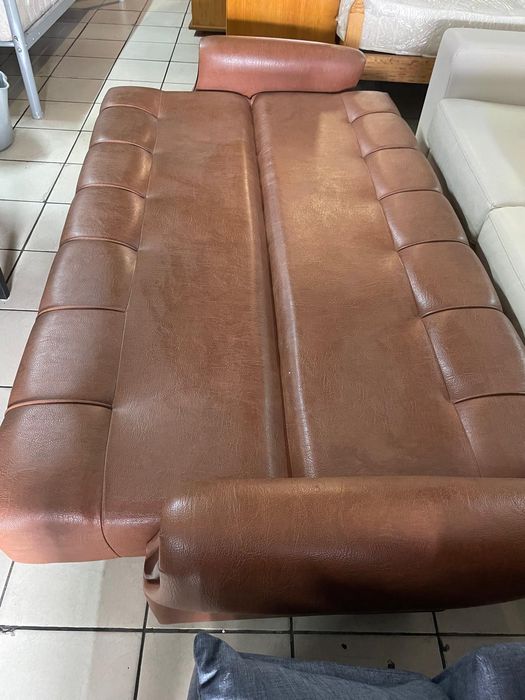Sofá  Cama em Pele Genuína