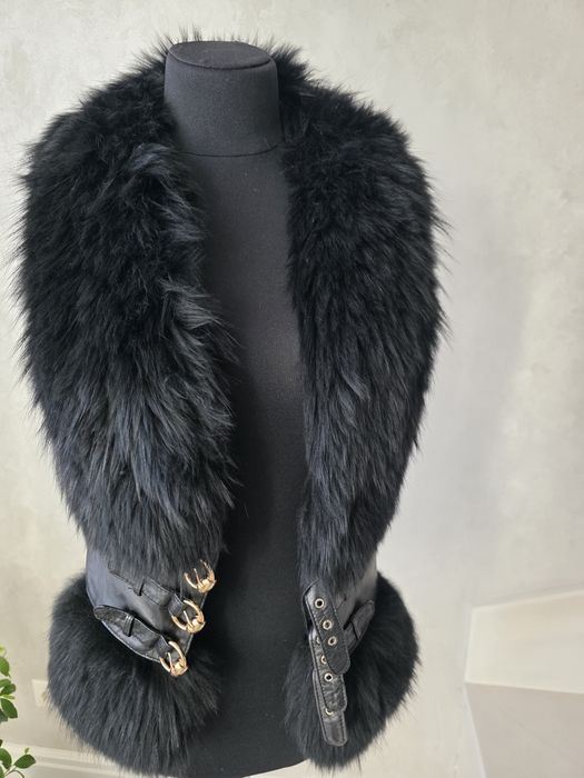 Ефектна жилетка безрукавка шкіряна.Розмір с- м.